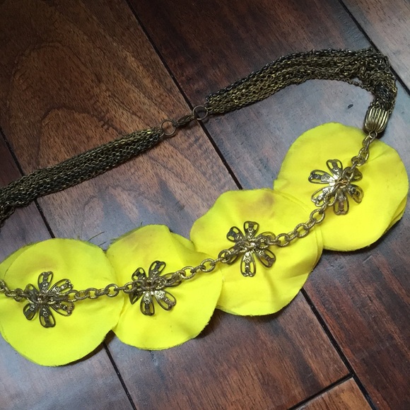 Anthropologie Yellow Floral necklace - Picture 5 of 6